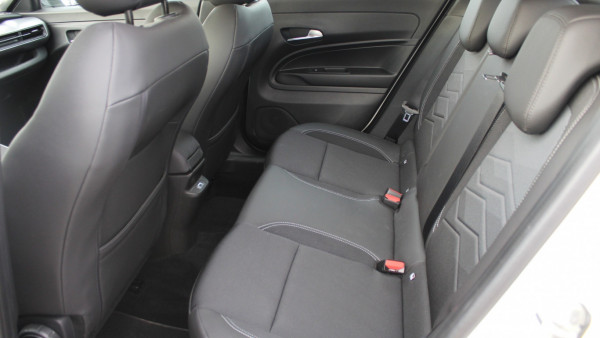 Jeep AVENGER ALTITUDE BEV 54 kWh 115 kW 156 hp 400 km — снимка 8