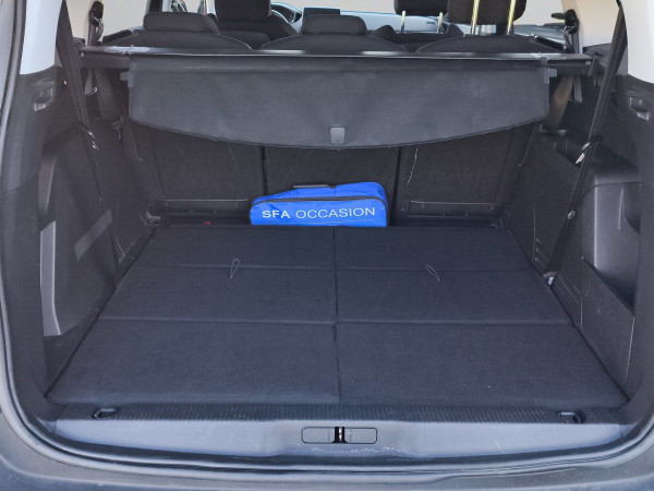 Peugeot 5008 NEW ACTIVE  1.5 BlueHDI 130 EAT8 Е 6.2 — снимка 2
